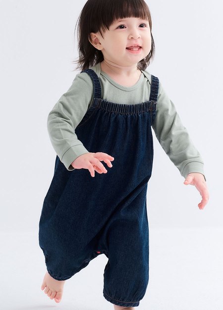 BABY牛仔連身吊帶褲-深藍2