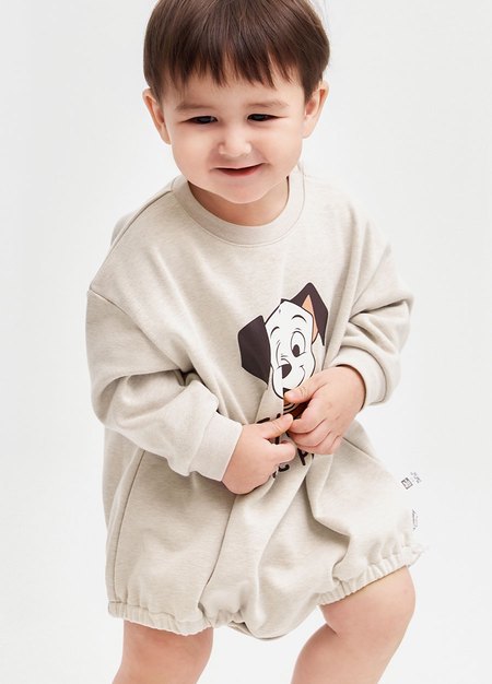 BABY迪士尼毛圈寬鬆包屁衣-101忠狗-米色2