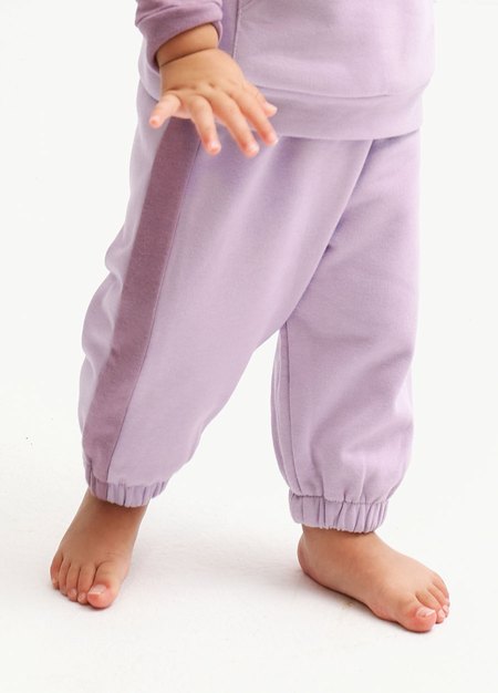 BABY撞色剪接束口褲-淺紫1