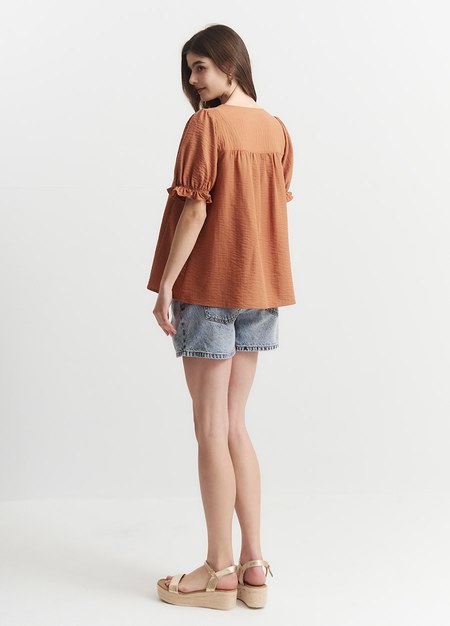 優雅方領蓬袖孕哺上衣-駝色3