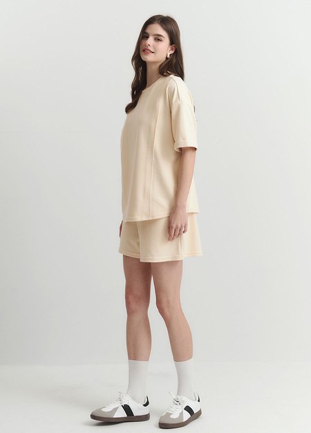 華夫格休閒寬版孕哺上衣-米色3