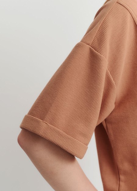 華夫格休閒寬版孕哺上衣-駝色4