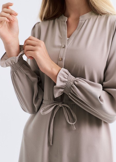 小立領半開襟腰繫帶孕哺洋裝-淺灰1